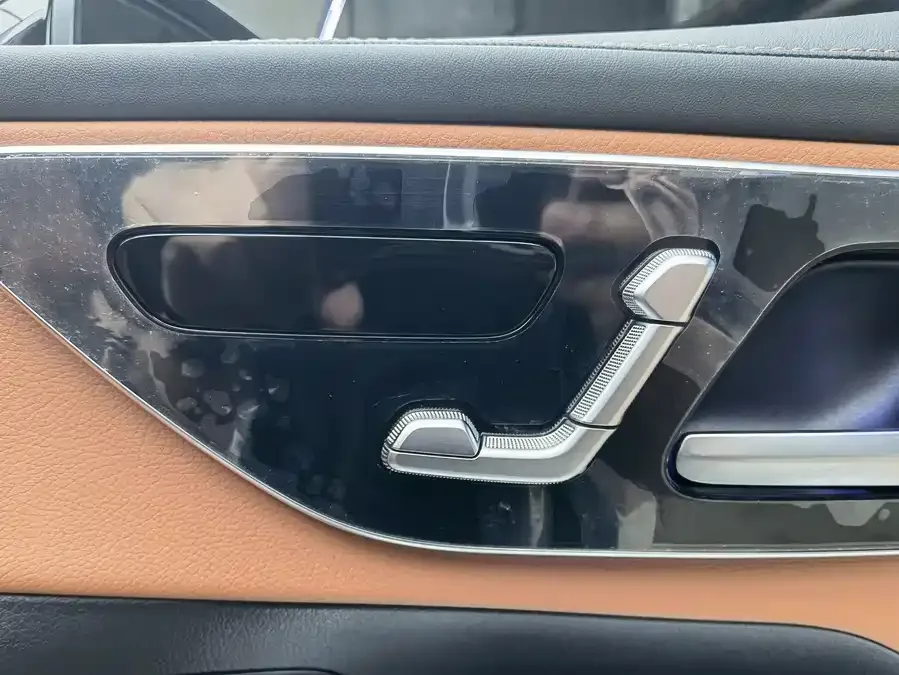 Mercedes-Benz GLC-Class Mercedes-Benz GLC 2023 facelift GLC 300 L 4MATIC dynamic 7-seater 2024 — миниатюра 5
