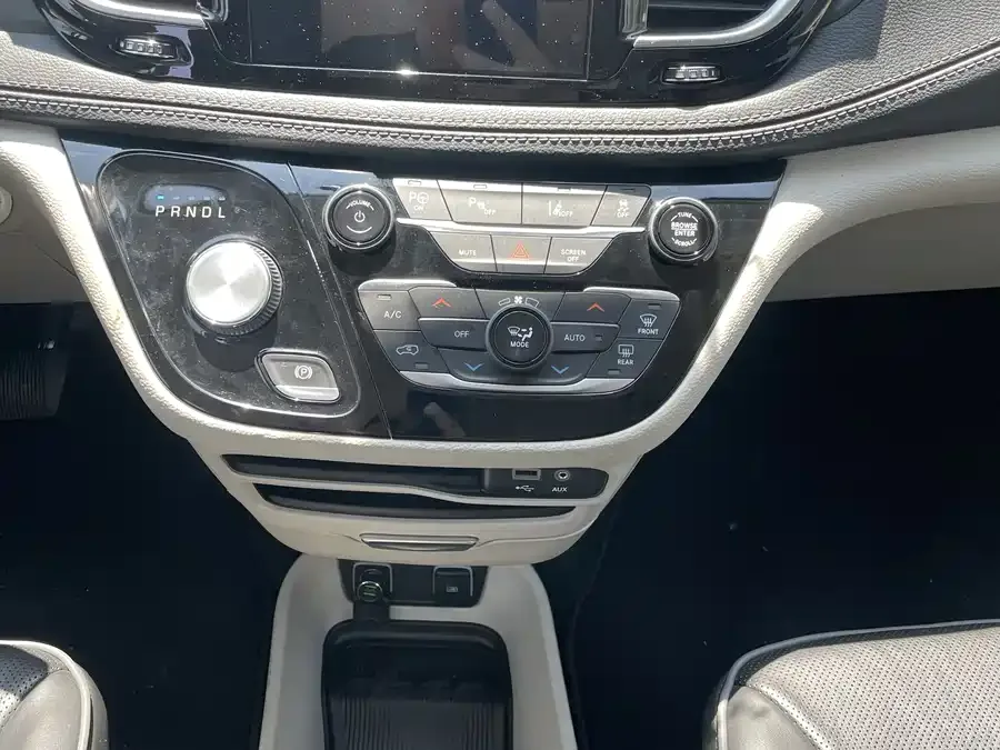Chrysler Grand Voyager PHEV Dajielong PHEV (imported) 2019 3.6L plug-in hybrid version 2025 — миниатюра 4