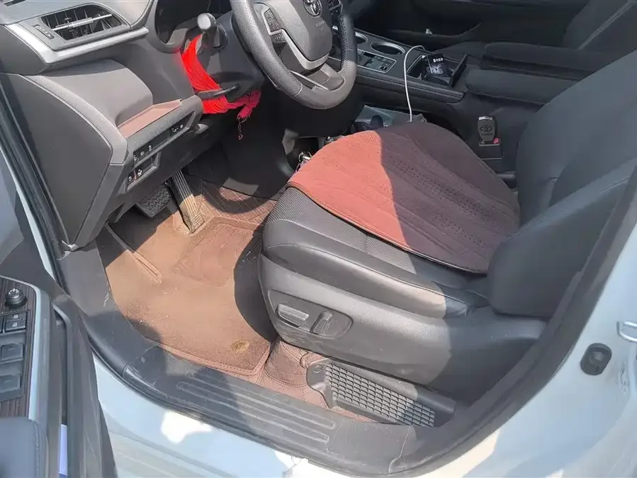 Toyota Sienna SIENNA 2024 2.5L Hybrid 4WD Luxury Edition 2025 — миниатюра 3