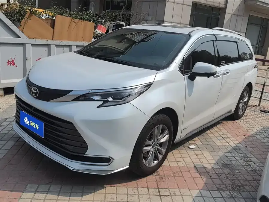 Toyota Sienna 2025