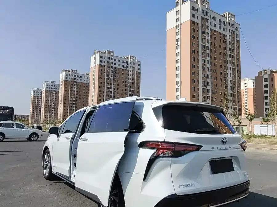 Toyota Sienna SIENNA 2023 2.5L Hybrid Platinum Edition 2023 — миниатюра 5