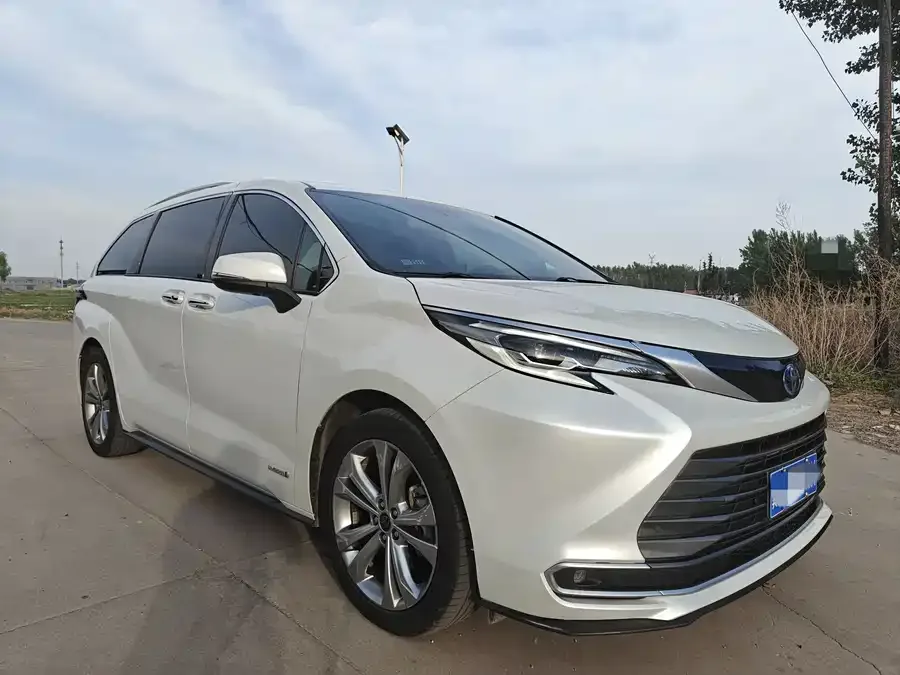 Toyota Sienna SIENNA 2021 2.5L Hybrid Premium Edition 2023 — миниатюра 3
