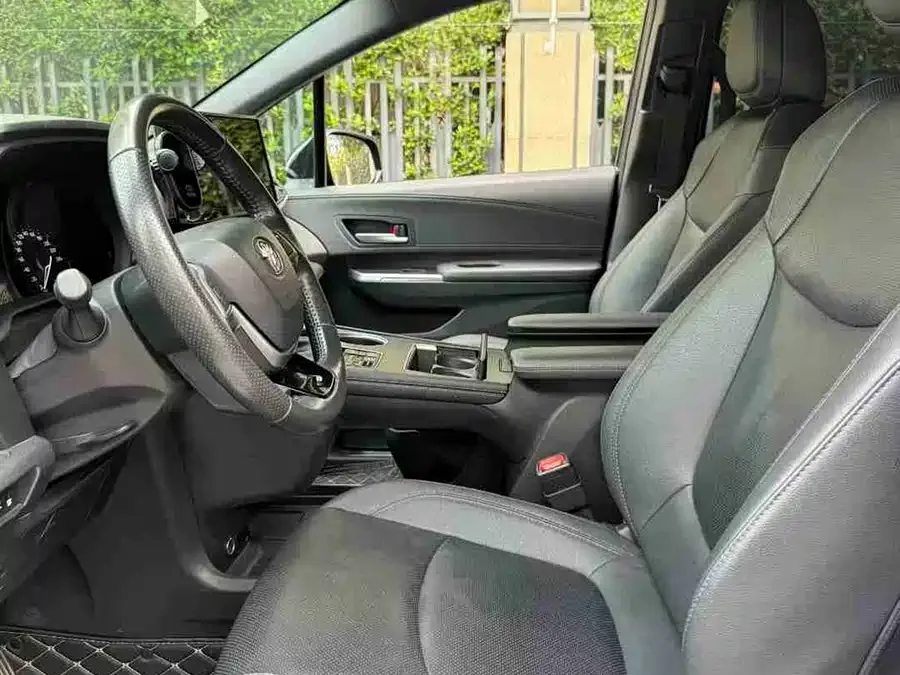 Toyota Sienna SIENNA 2021 2.5L Hybrid Premium Edition 2023 — миниатюра 5