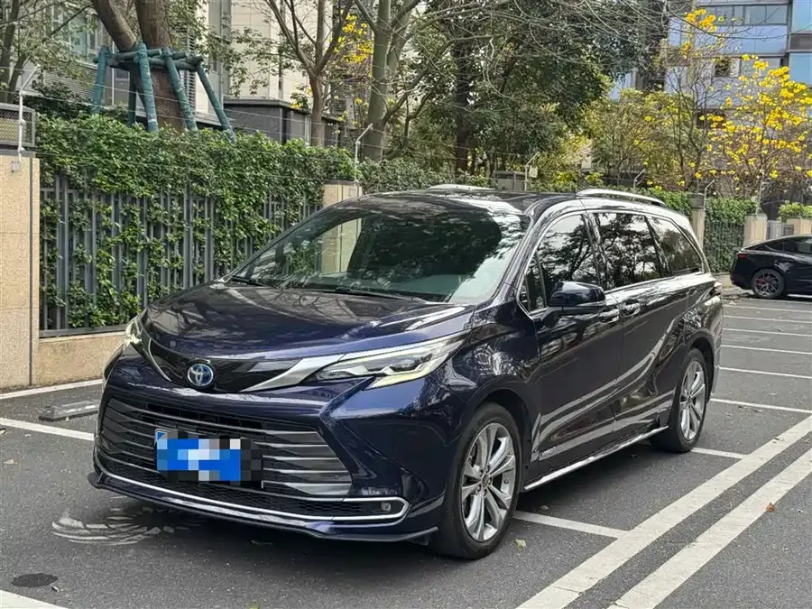 Toyota Sienna 2023