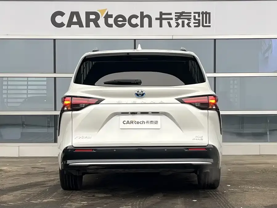 Toyota Sienna SIENNA 2021 2.5L Hybrid Luxury Edition 2022 — миниатюра 2