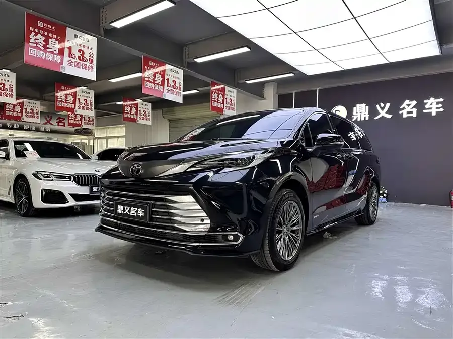 Toyota Sienna 2025