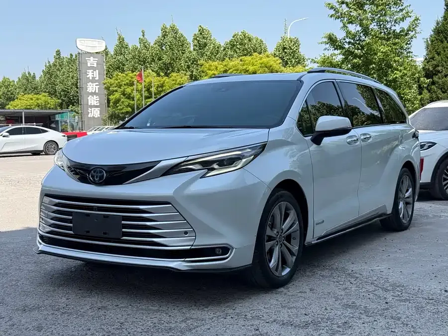 Toyota Sienna 2023