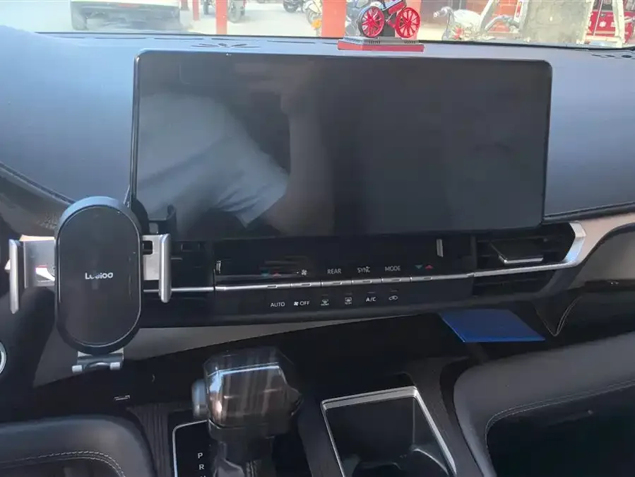 Toyota Sienna SIENNA 2024 2.5L Hybrid Comfort Edition 2024 — миниатюра 4