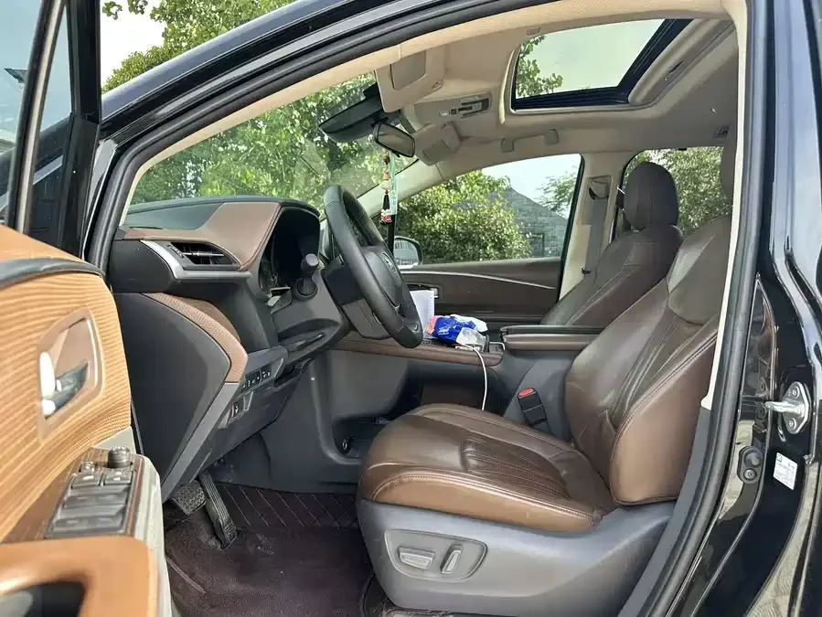 Toyota Sienna SIENNA 2024 2.5L Hybrid 4WD Premium Edition 2023 — миниатюра 4