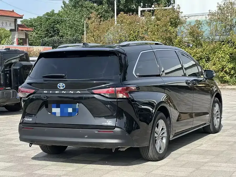 Toyota Sienna SIENNA 2024 2.5L Hybrid 4WD Premium Edition 2023 — миниатюра 5