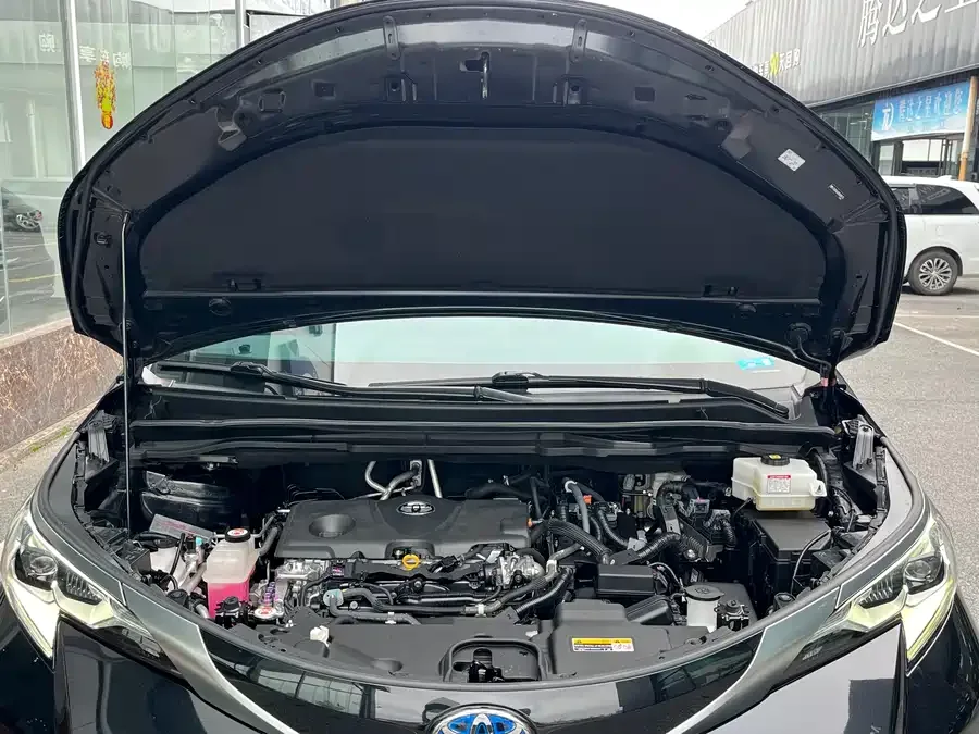 Toyota Sienna SIENNA 2021 2.5L Hybrid Supreme Edition 2022 — миниатюра 4