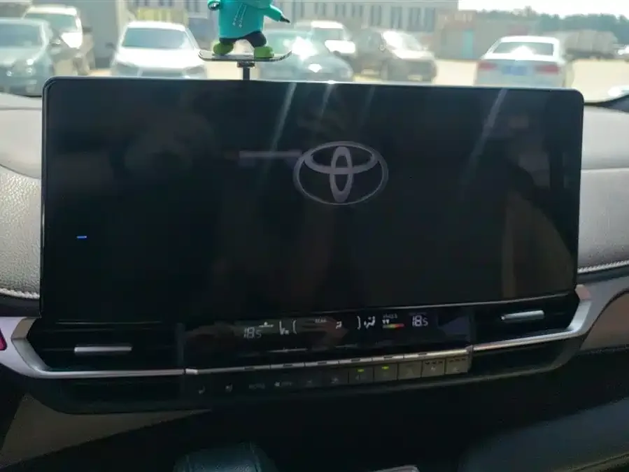 Toyota Sienna SIENNA 2021 2.5L Hybrid Supreme Edition 2022 — миниатюра 4