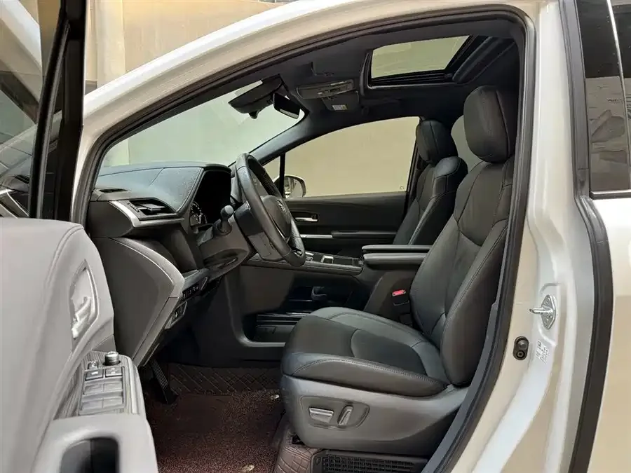 Toyota Sienna SIENNA 2024 2.5L Hybrid 4WD Premium Edition 2024 — миниатюра 3