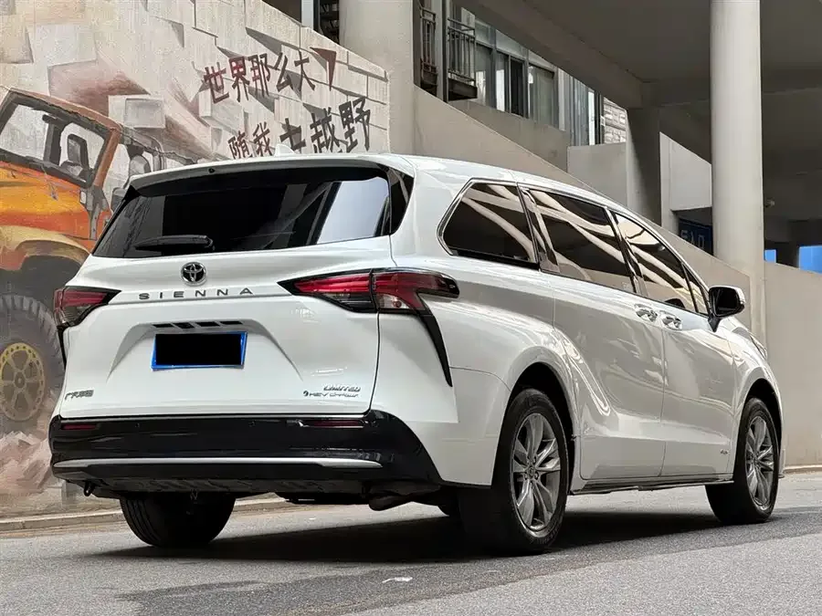 Toyota Sienna SIENNA 2024 2.5L Hybrid 4WD Premium Edition 2024 — миниатюра 5