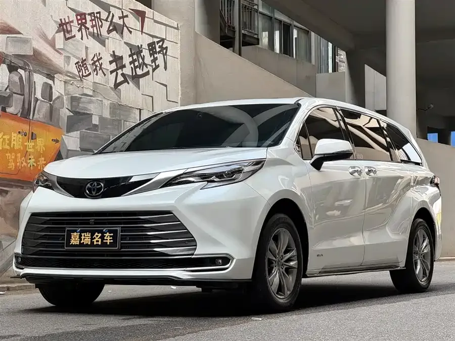 Toyota Sienna 2024