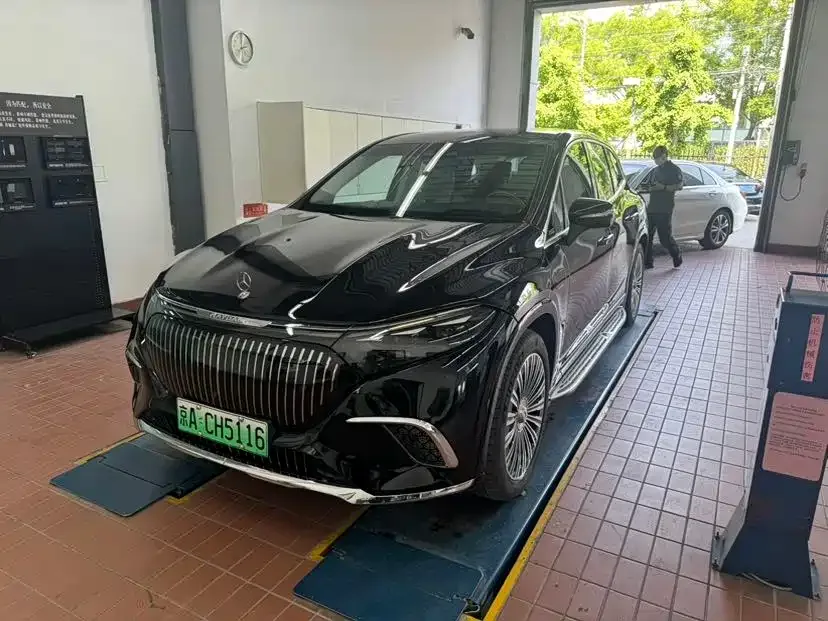 Mercedes-Benz Maybach EQS SUV 2024