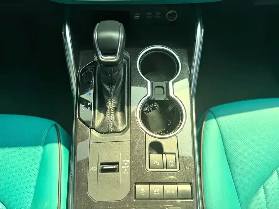 Toyota Crown Land Crown Land Release 2022 2.5L HEV 4WD Flagship Edition 2023 — миниатюра 4