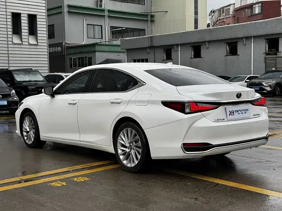 Lexus ES 2021 200 Excellence Edition 2022 — миниатюра 2