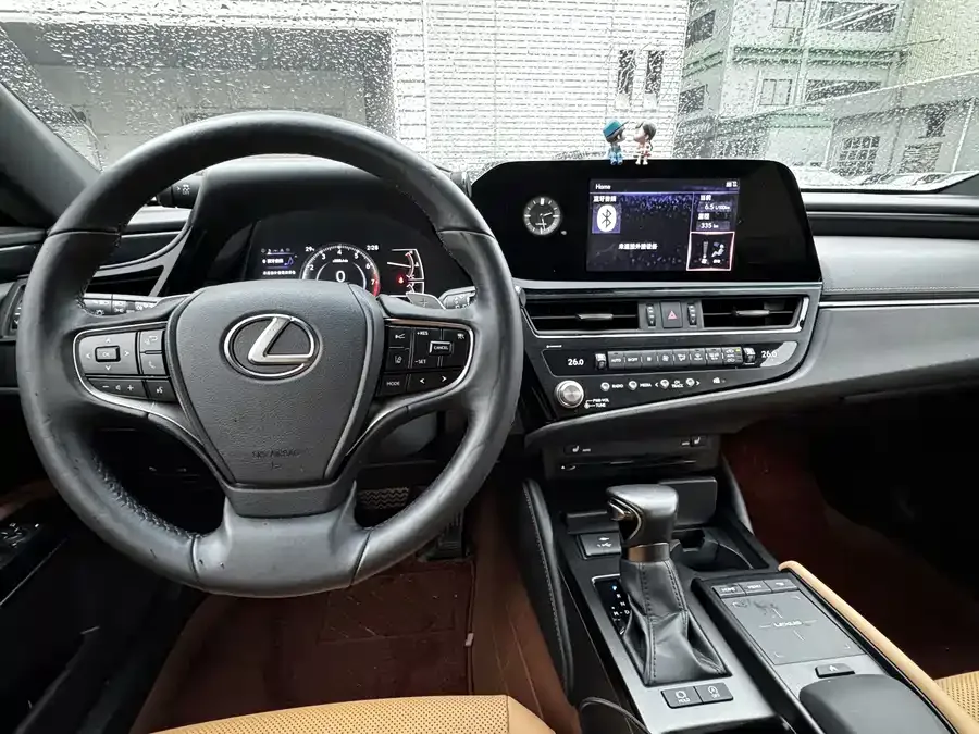 Lexus ES 2021 200 Excellence Edition 2022 — миниатюра 4