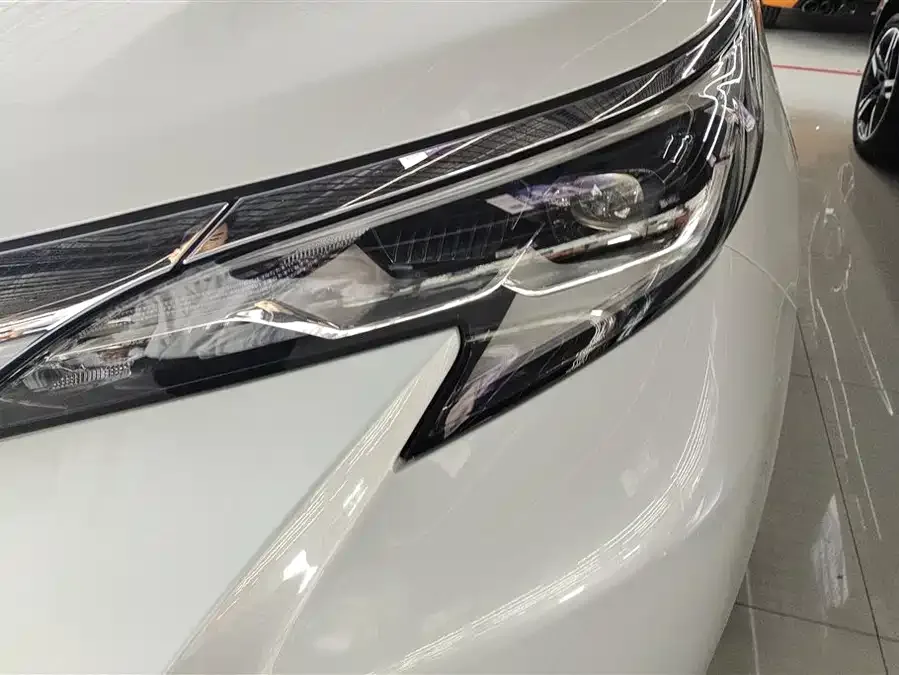 Toyota Sienna SIENNA 2024 2.5L Hybrid Comfort Edition 2024 — миниатюра 2