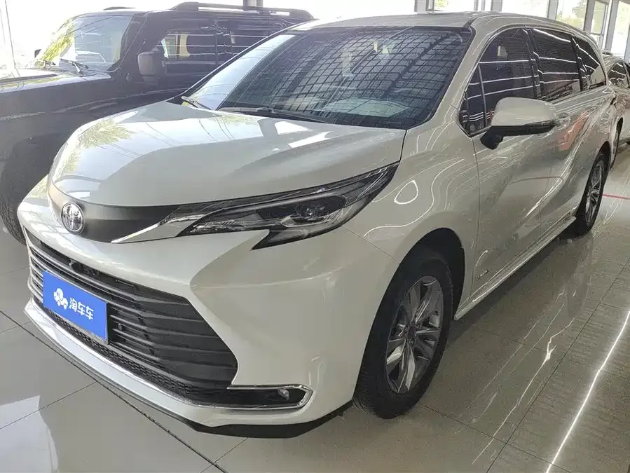 Toyota Sienna 2024