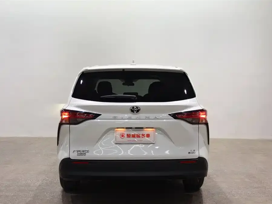 Toyota Sienna SIENNA 2024 2.5L Hybrid Comfort Edition 2025 — миниатюра 2