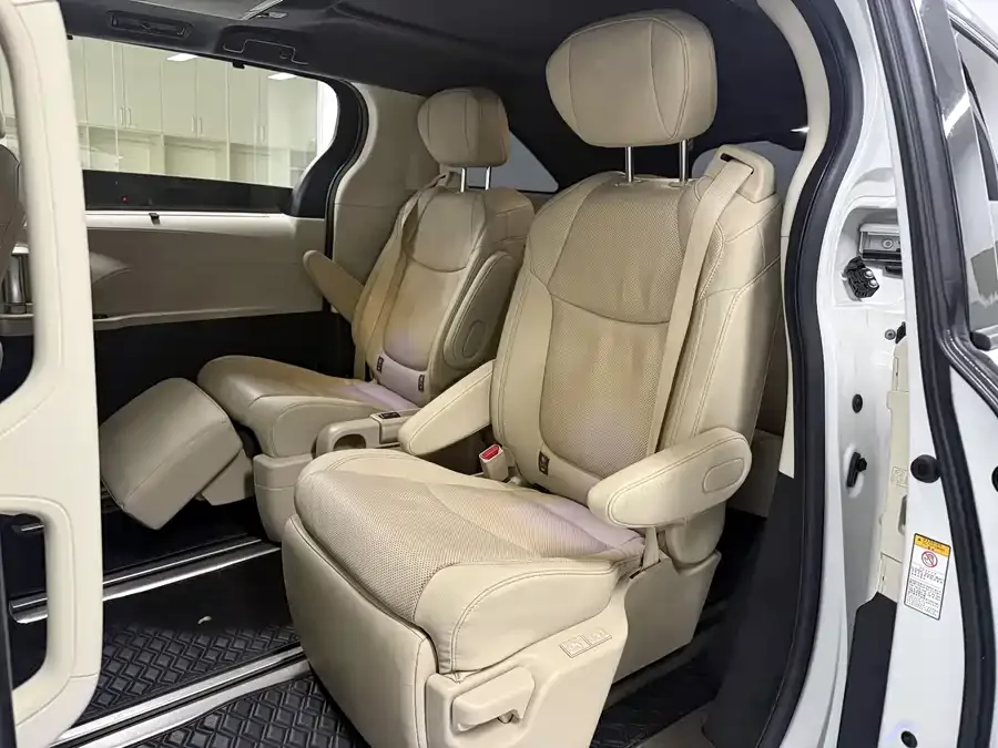Toyota Sienna SIENNA 2021 2.5L Hybrid Supreme Edition 2022 — миниатюра 4