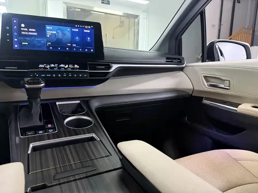 Toyota Sienna SIENNA 2021 2.5L Hybrid Supreme Edition 2022 — миниатюра 5
