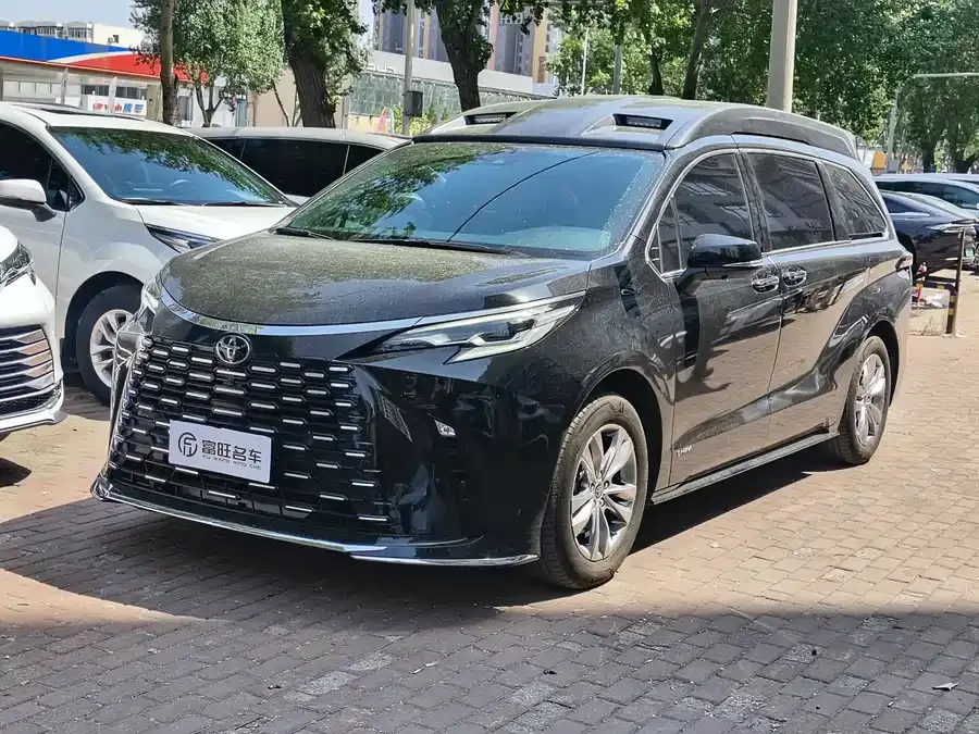Toyota Sienna 2025