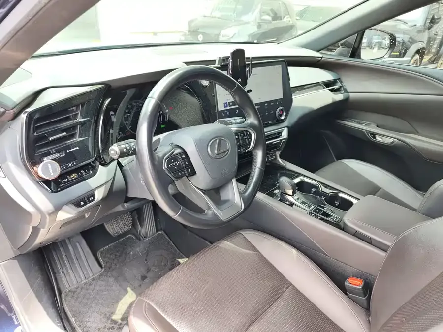 Lexus RX 2023 350h 4WD Pure Edition 2024 — миниатюра 2