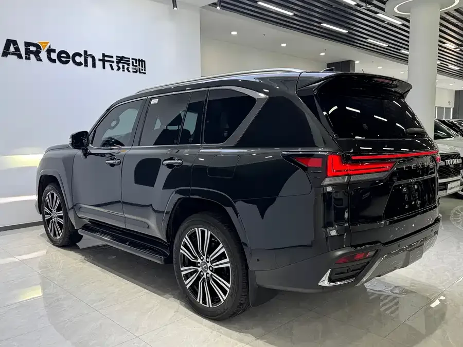 Lexus LX 2025 700h Territory Edition 2026 — миниатюра 2