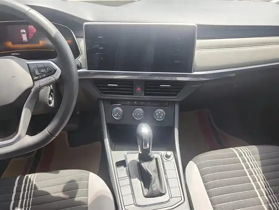 Volkswagen Bora Bora 2023 1.5L Automatic Limited Edition 2022 — миниатюра 4