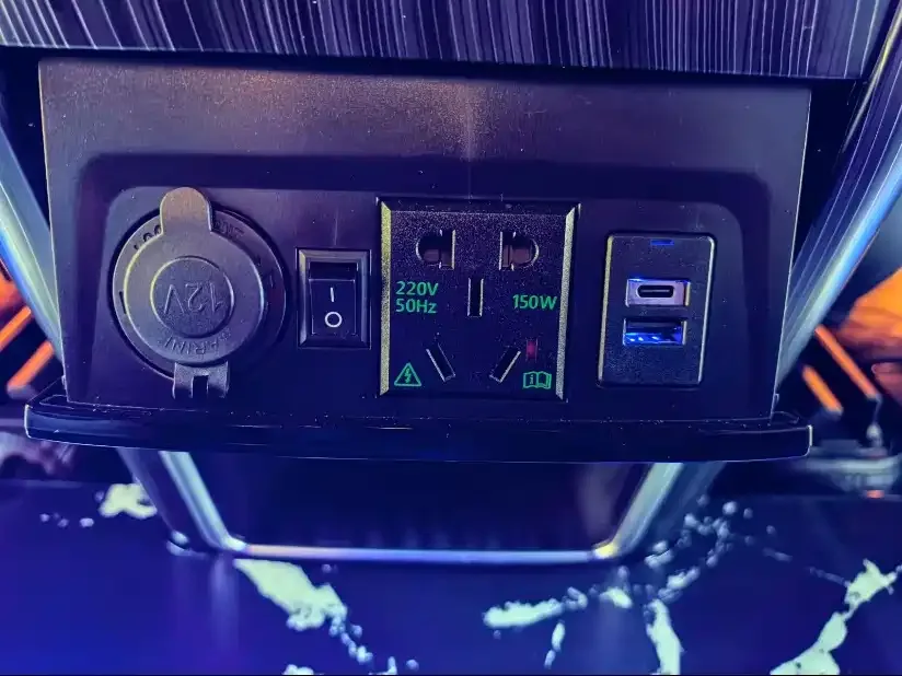 Toyota Sienna SIENNA 2023 2.5L Hybrid Premium Edition 2024 — миниатюра 4