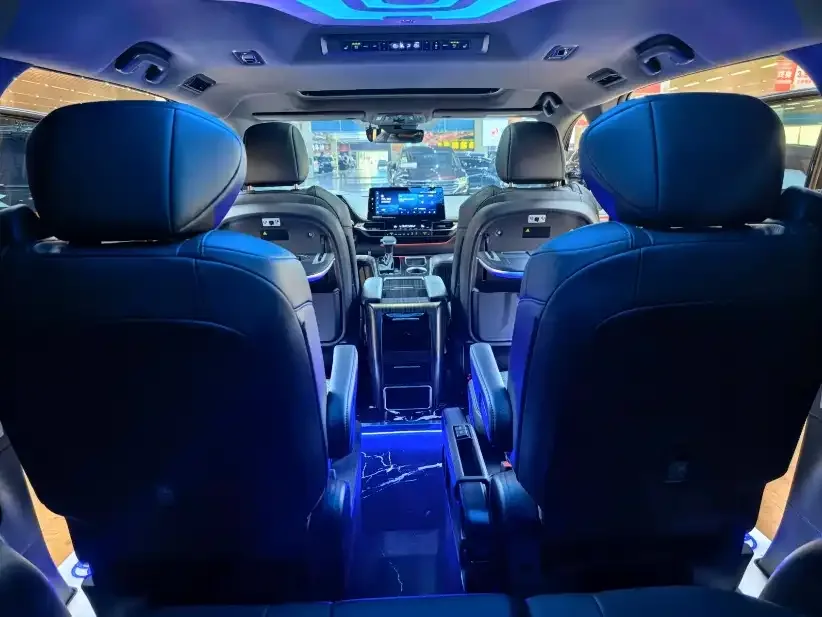 Toyota Sienna SIENNA 2023 2.5L Hybrid Premium Edition 2024 — миниатюра 5