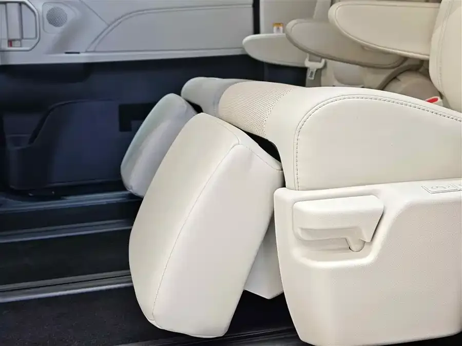 Toyota Sienna SIENNA 2024 2.5L Hybrid Premium Edition 2024 — миниатюра 4