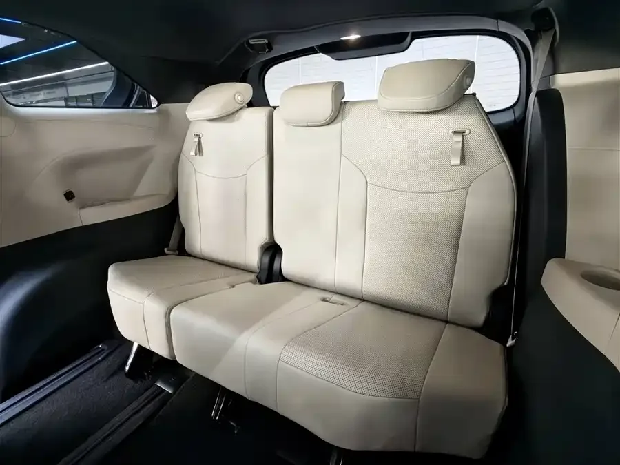 Toyota Sienna SIENNA 2024 2.5L Hybrid Premium Edition 2024 — миниатюра 5