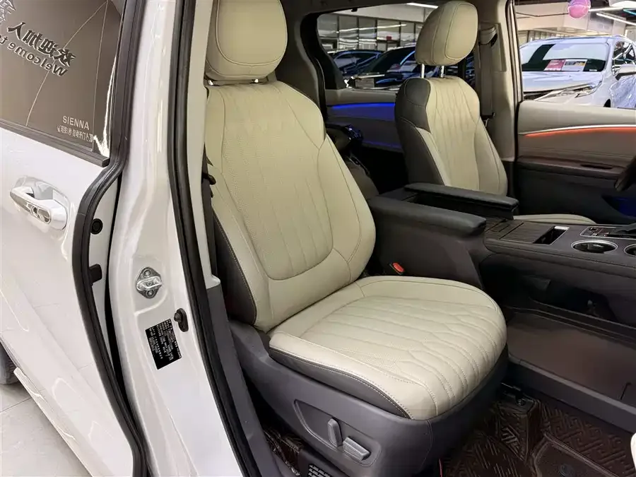 Toyota Sienna SIENNA 2023 2.5L Hybrid Comfort Edition 2023 — миниатюра 3