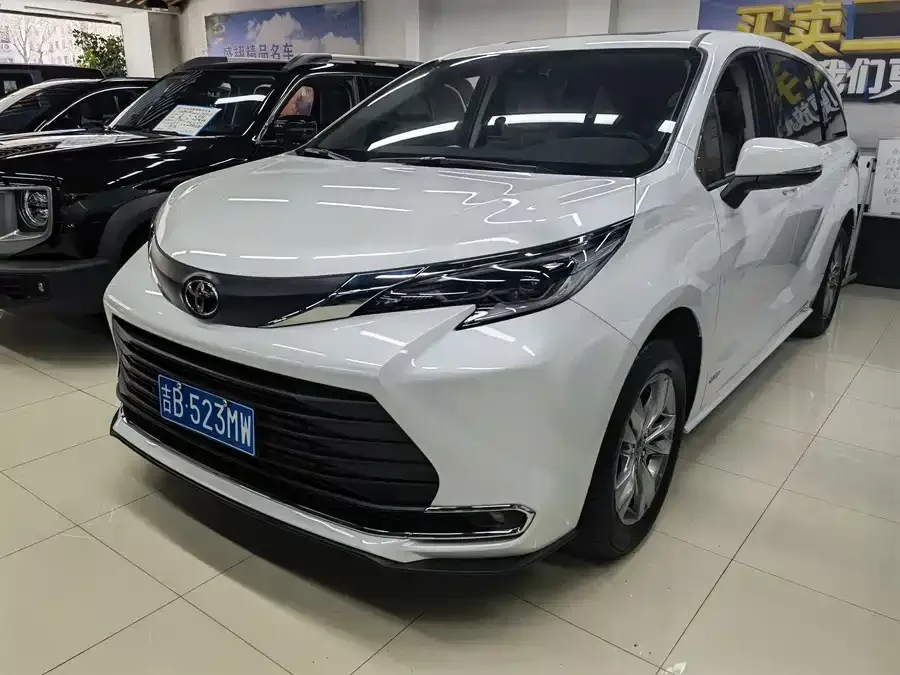 Toyota Sienna 2025