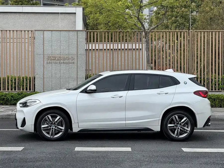 BMW X2 2022 sDrive25i M Sport Package 2022 — миниатюра 2