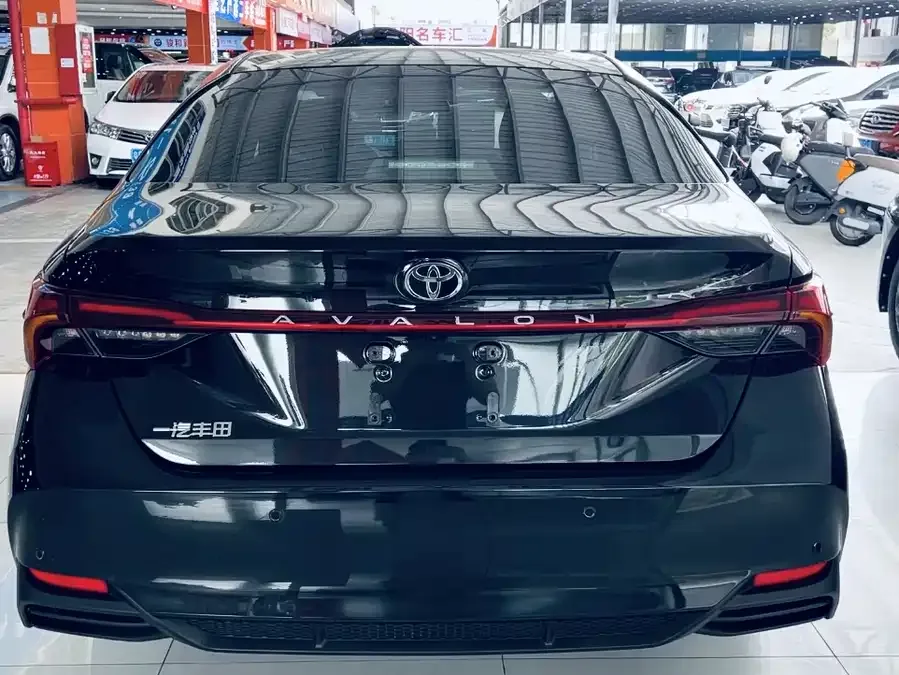 Toyota Avalon 2026 Toyota Avalon 2.0L Luxury Edition 2025 — миниатюра 2