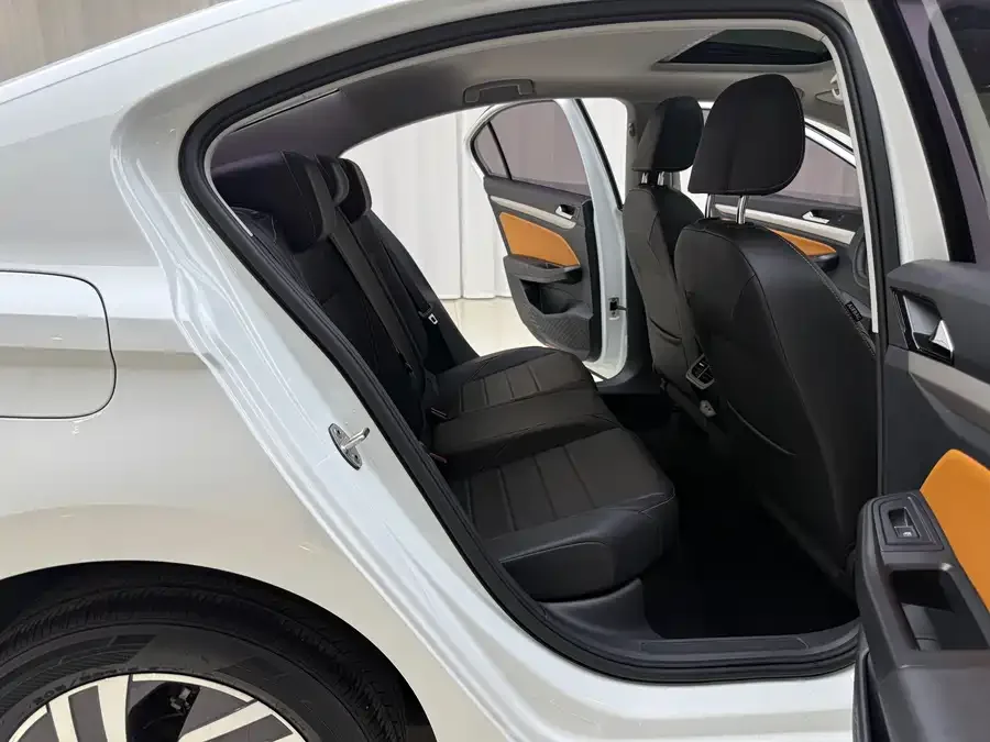 Volkswagen Bora Bora 2023 200TSI DSG Smart Edition 2022 — миниатюра 3