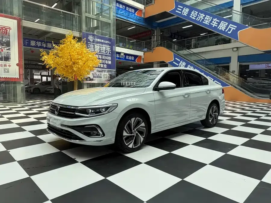 Volkswagen Bora 2023