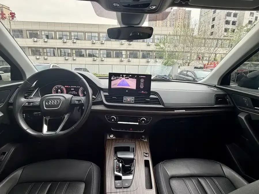 Audi Q5L 2025 45th Anniversary Edition 40 TFSI Fashion Dynamic Edition 2025 — миниатюра 5