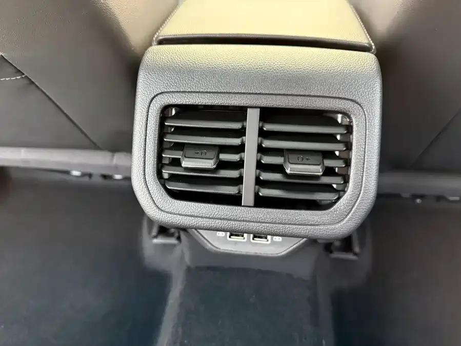 Volkswagen Bora Bora 2023 280TSI DSG Premium Edition 2022 — миниатюра 4
