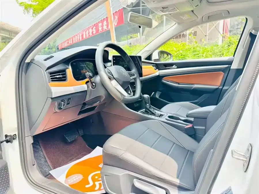 Volkswagen Bora Bora 2025 200TSI DSG Joy Travel Navigation Edition 2025 — миниатюра 4