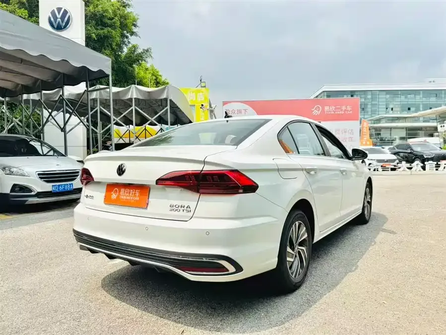 Volkswagen Bora Bora 2025 200TSI DSG Joy Travel Navigation Edition 2025 — миниатюра 5