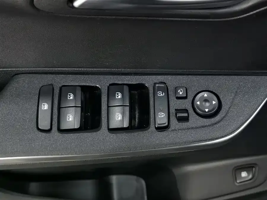 Hyundai Custo Kustu 2021 270TGDi Premium Edition LUX 2022 — миниатюра 3