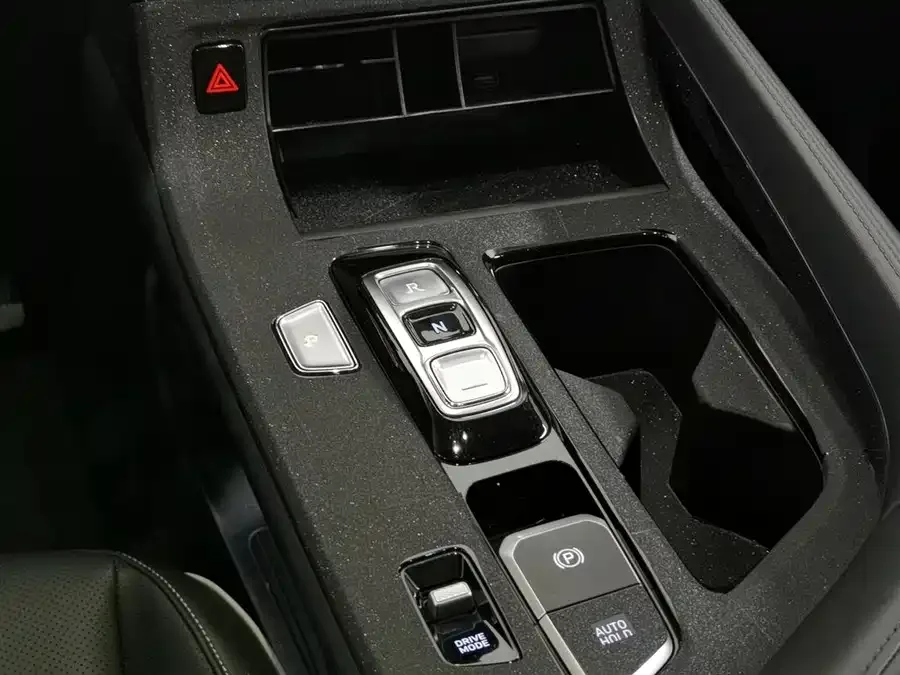 Hyundai Custo Kustu 2021 270TGDi Premium Edition LUX 2022 — миниатюра 4