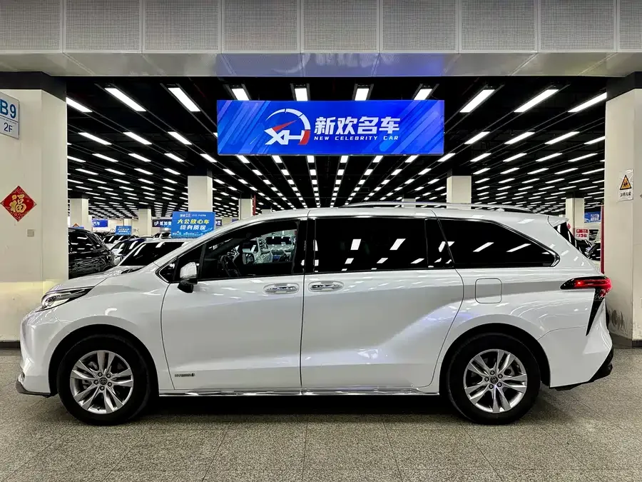 Toyota Sienna SIENNA 2021 2.5L Hybrid Supreme Edition 2022 — миниатюра 4
