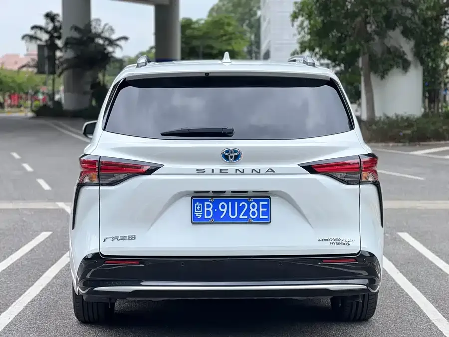 Toyota Sienna SIENNA 2021 2.5L Hybrid Supreme Edition 2022 — миниатюра 2